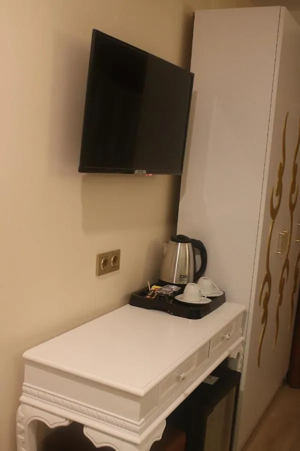 Boss To Hotel Taksim Istanboel
