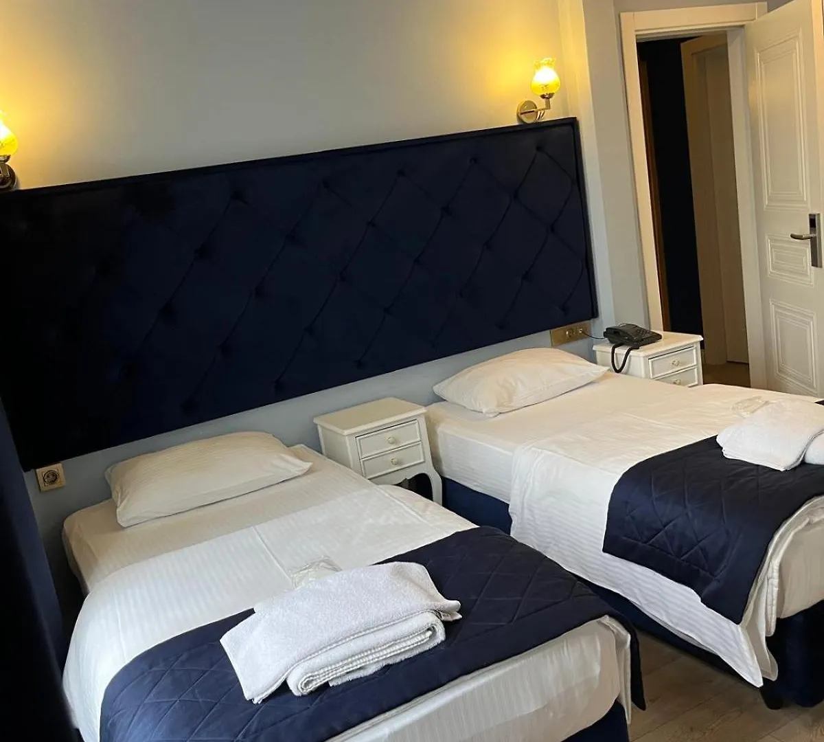 Boss To Hotel Taksim Istanboel